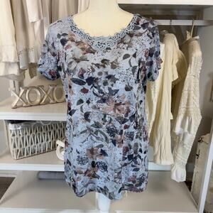 Hannah women's sz. medium blue scoop neck embroidered tee shirt #2853